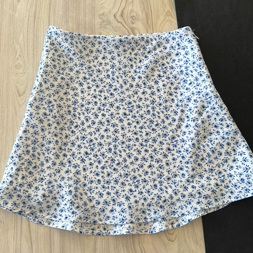 H&M Divided Mini Skirt